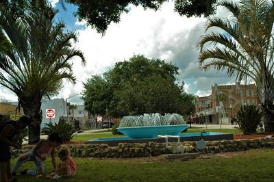 Image of the water fountain on Main St